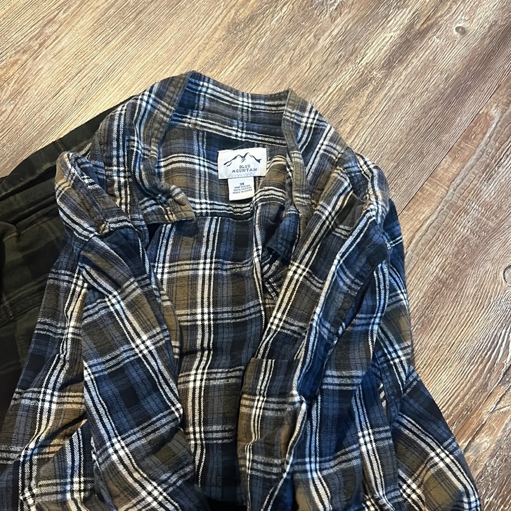 Multiple flannels - Picture 4 of 5